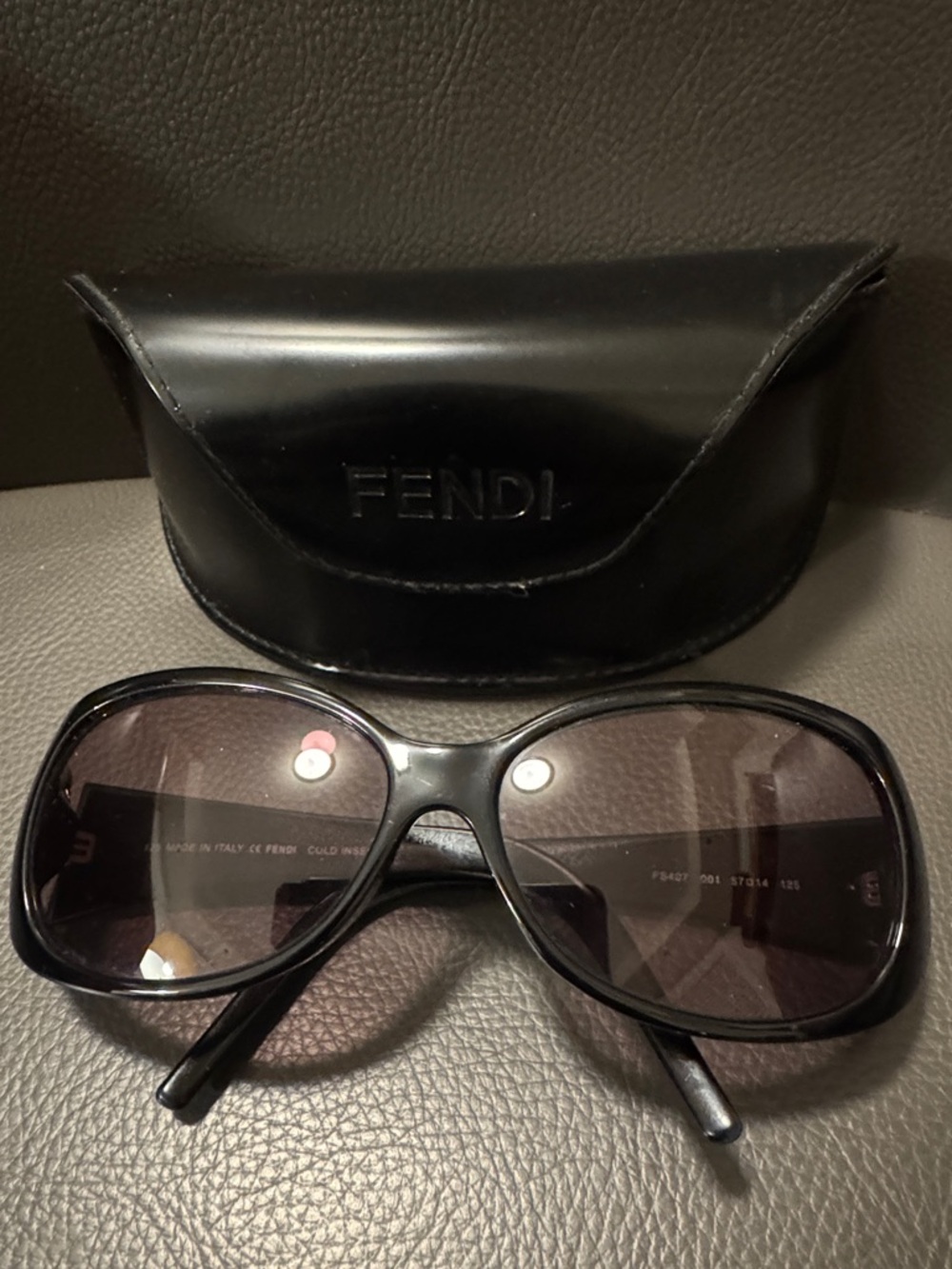 Fendi Black Women's Oversized Sunglasses with Branded Case